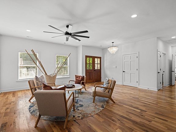 4th image of 108 Scotland Ct
