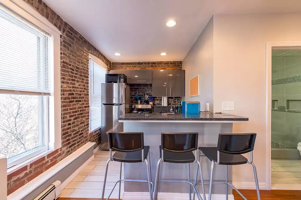 2 bed, 750 sqft, $3,800 — Photo 1
