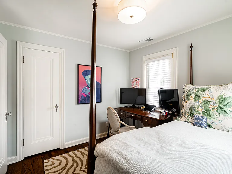 6014 N Kent Ave — Photo 32