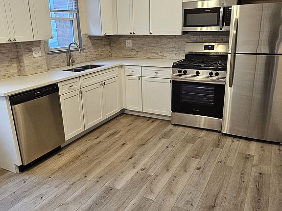 2nd image of 4940 Egandale Ave APT 1W
