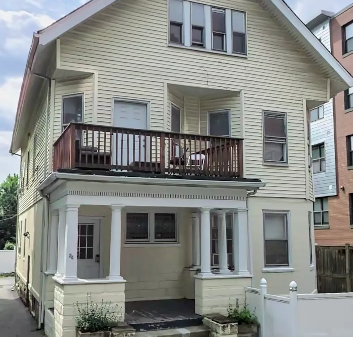 4 bed, 1000 sqft, $3,960 — Photo 2