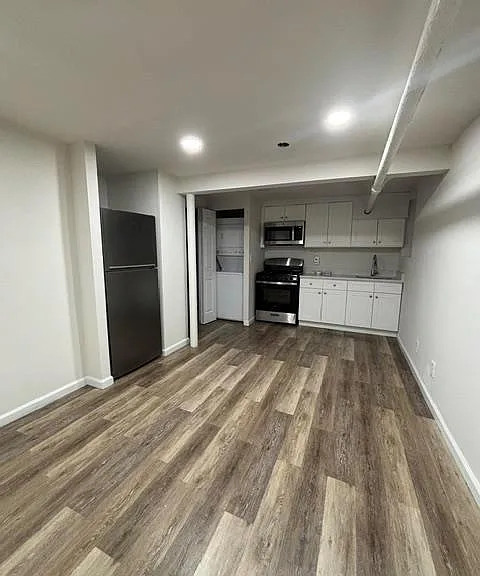 159 Main St #13 — Photo 9