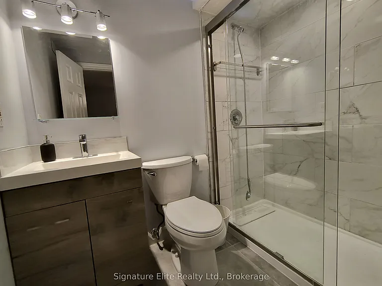 84 Villa Royale Ave #BASEMENT — Photo 7