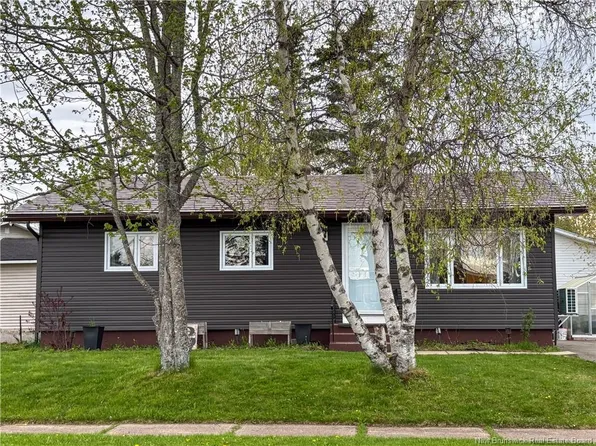 5 Pelton St, Moncton, NB E1G 1L3