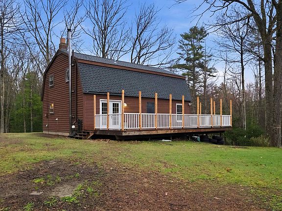 4th image of 99 Hunt Hill Road