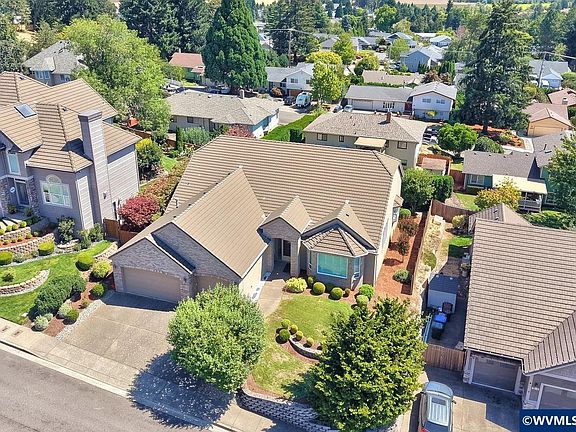 3rd image of 2896 Mapleleaf Ct NW