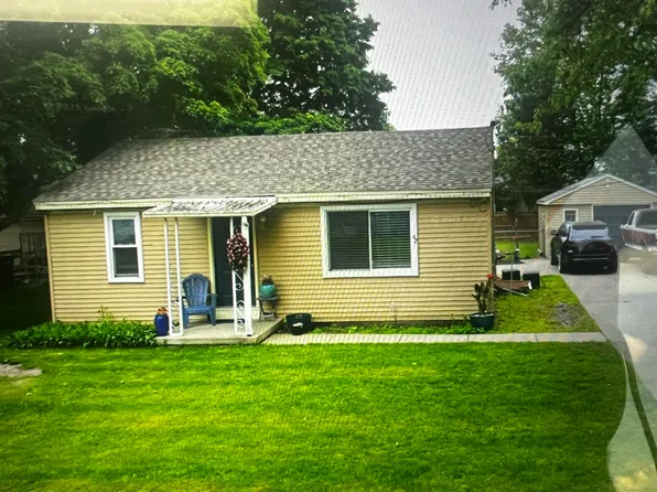 62 Kenton St SE, Grand Rapids, MI 49548