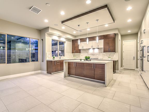 3rd image of 10 Brays Island Dr