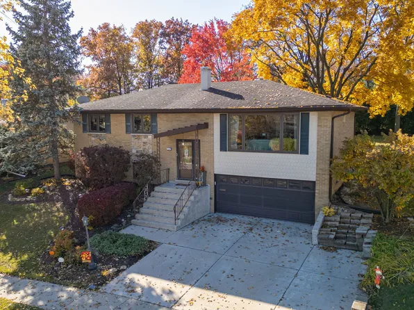 15340 Maple Dr, Oak Forest, IL 60452