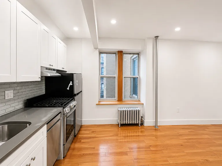 175 Pinehurst Ave #1E — Photo 7