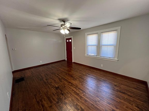 3rd image of 481 Ballard Ave