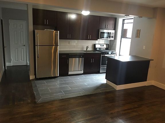 5th image of 3900 Kings Hwy APT 4A