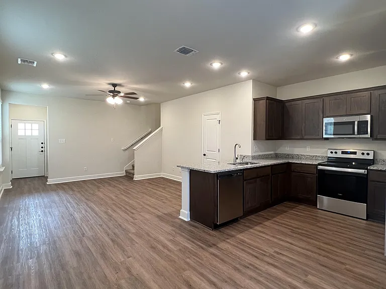 7614 Agave Bnd #101 — Photo 5