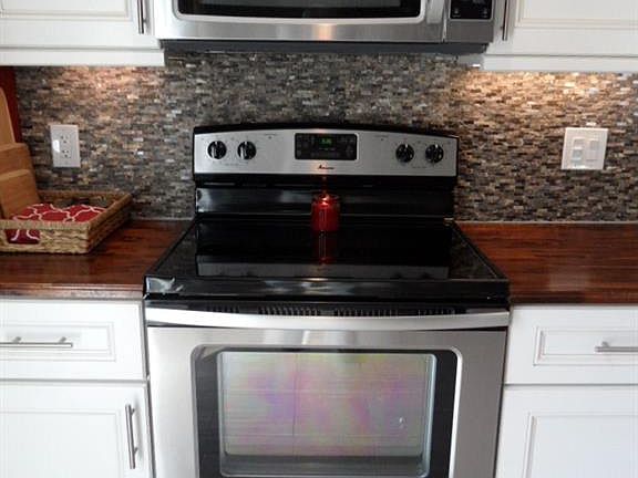 Stainless microwave & smooth top range!