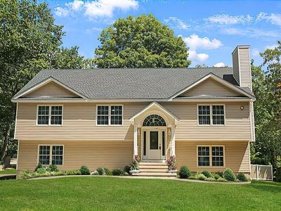 3270 Baker Street, Mohegan Lake, NY, 10547