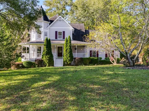 31 Ashley Ln, Hiram, GA 30141