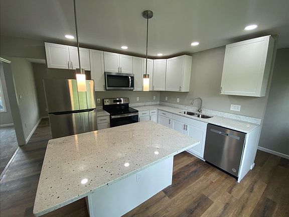 2nd image of 535 Alvin Ct