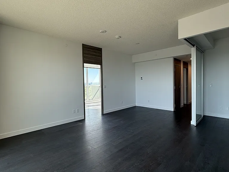 18 Esther Shiner Blvd #3202 — Photo 7