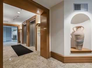 5 Kenneth Ave #406, Toronto, ON M2N6M7