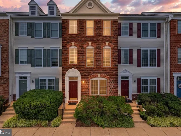 25327 Eldridge Ter, Chantilly, VA 20152