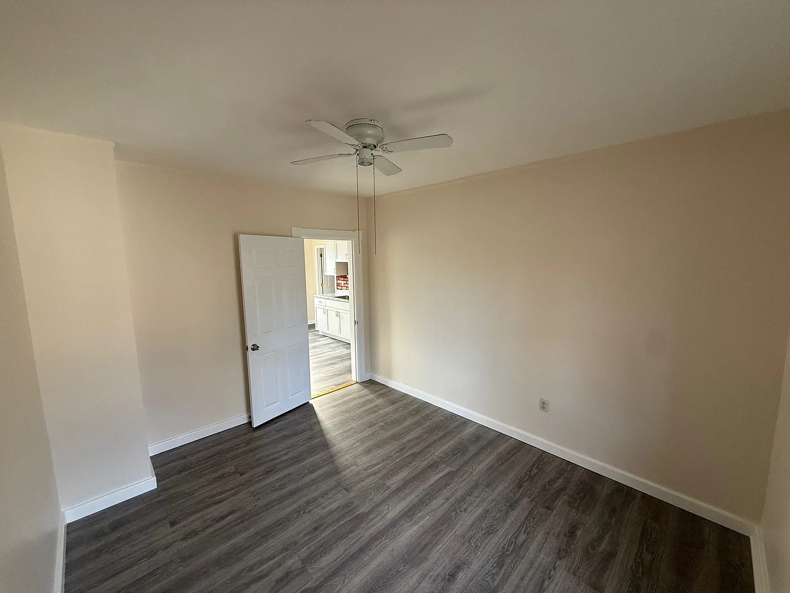 28 Harris Street - 2 — Photo 3