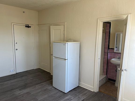 5th image of 3918 W Beverly Blvd #S200