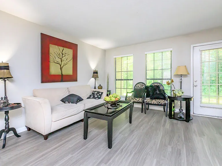 Ashley Oaks Apartments — Photo 17