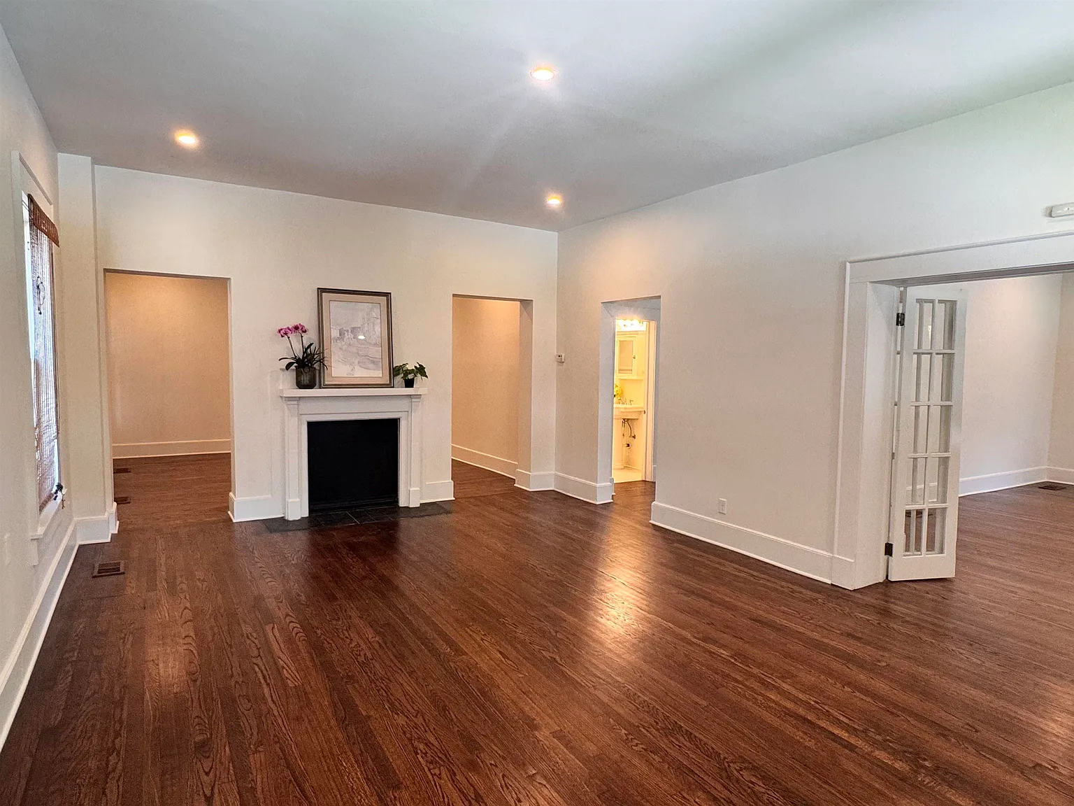 6 bed, 3.0 bath, 4009 sqft, $4,000 — Photo 4