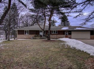6890 Utica Ln, Chanhassen, MN 55317