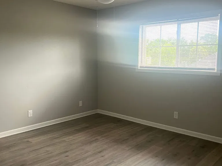 1602 Moss St #10 — Photo 8