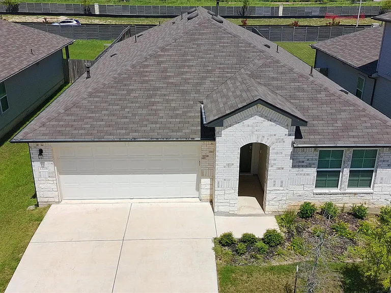 13708 Howser Trce — Photo 1