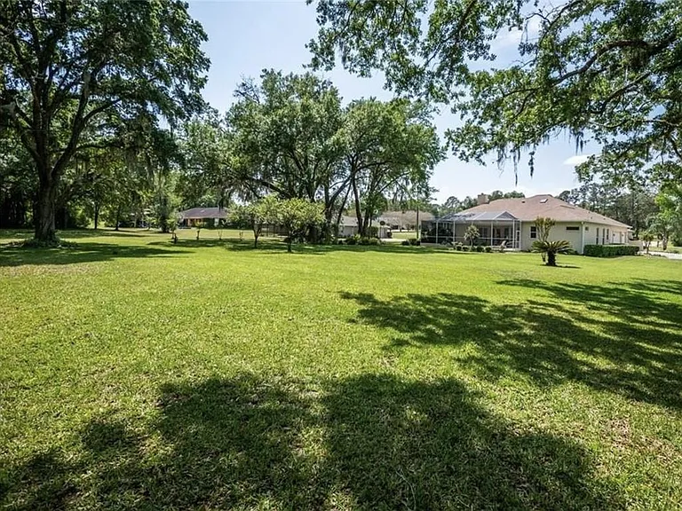 4541 NW 76th Ct — Photo 38