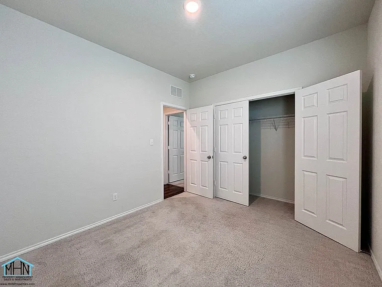 4105 Paddock Trl — Photo 12
