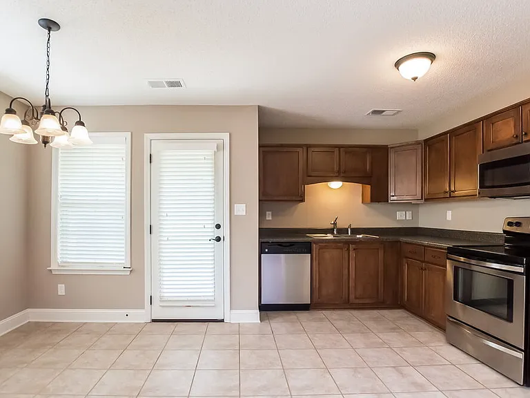 1367 Arbor Lake Dr — Photo 4