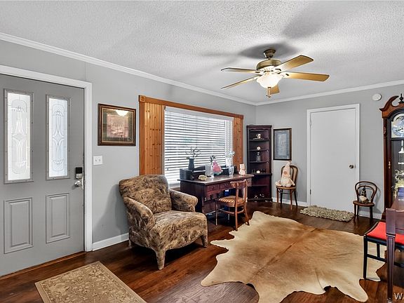 4th image of 4010 16th St NE