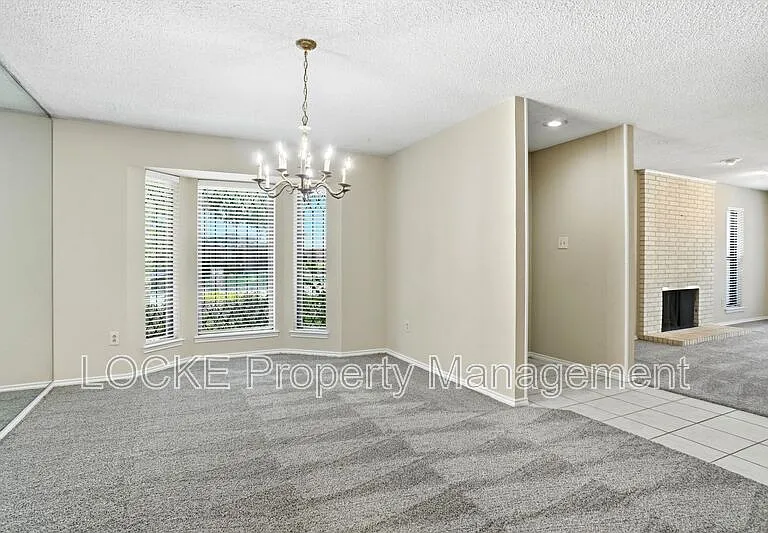 4917 Ledgestone Dr — Photo 5