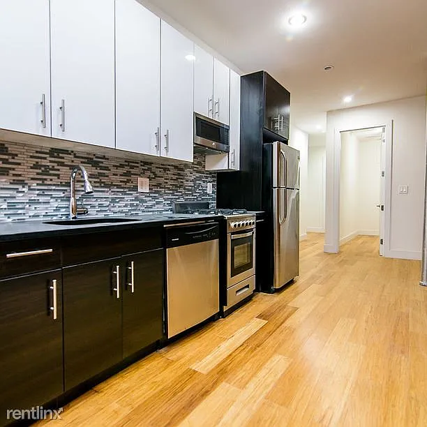 256_Graham_Avenue-1