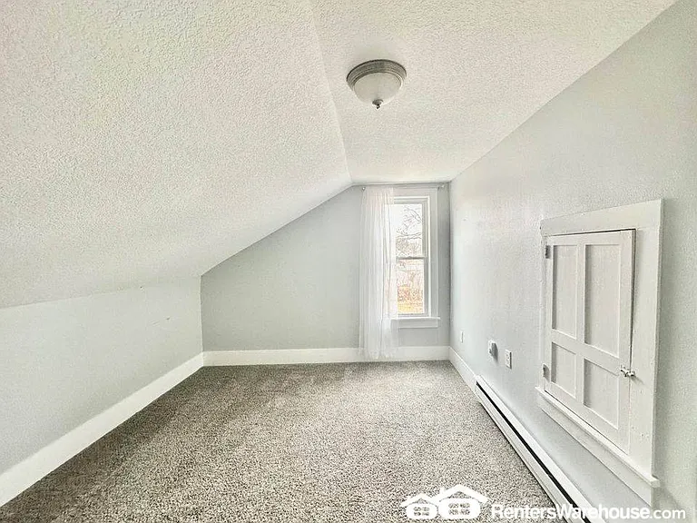 105 E 3rd Ave — Photo 25