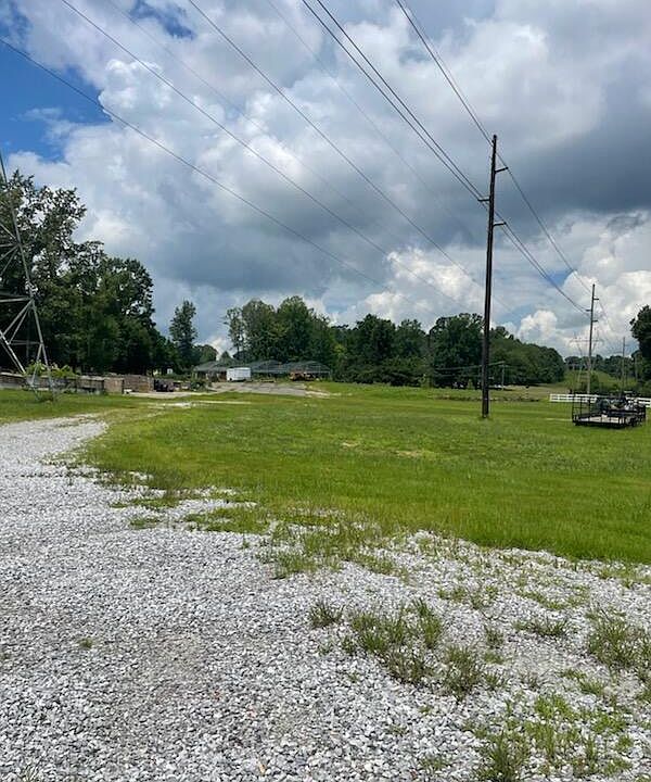 2nd image of 1450 Bleich Rd