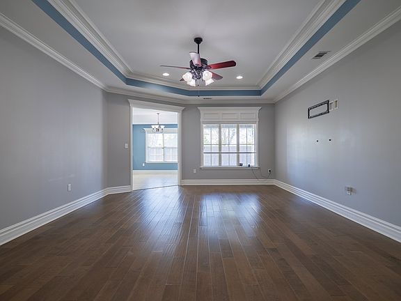3rd image of 3943 Karaline Cir