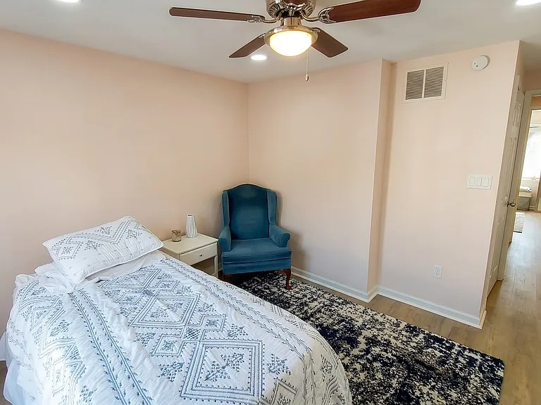 971 S Taylor St — Photo 15