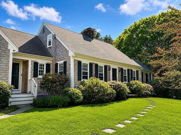 11 Barnes Lane, West Yarmouth, MA 02673
