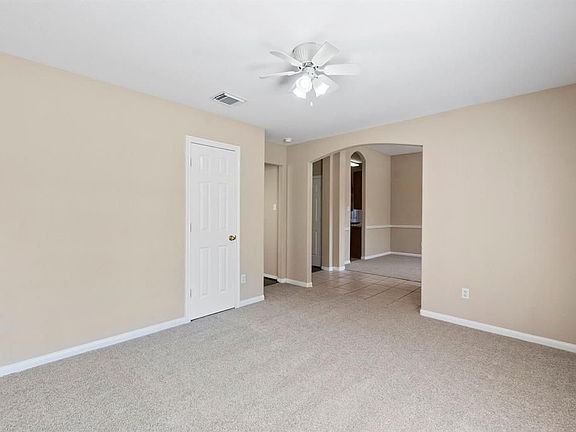 5th image of 3817 Evergreen Way