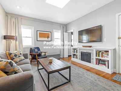 372 Bunker Hill St APT 4, Charlestown, MA, 02129