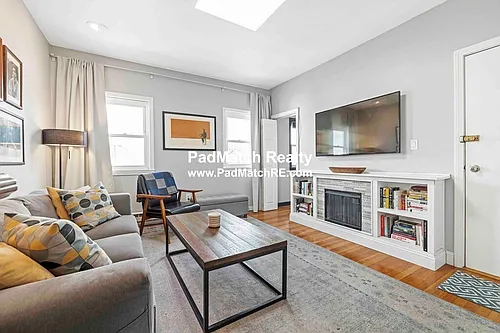 372 Bunker Hill St #4 Photo 1