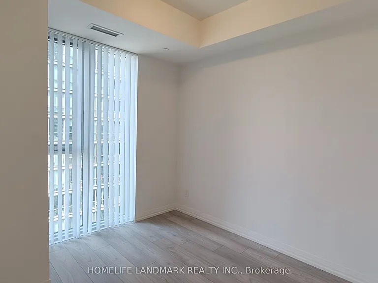 400 King St W #2119 — Photo 13