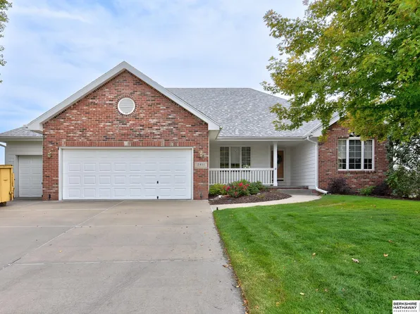 2411 Leigh Ln, Papillion, NE 68133