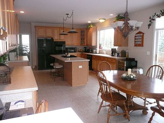 Awesome  Kitchen w Island