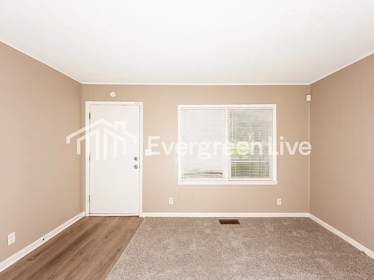 1635 Cherry Ave — Photo 3