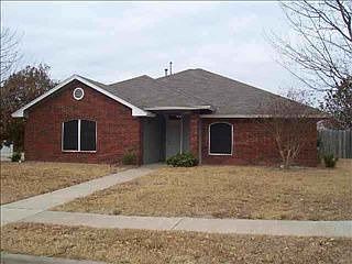 1st image of 901 Vernon Dr